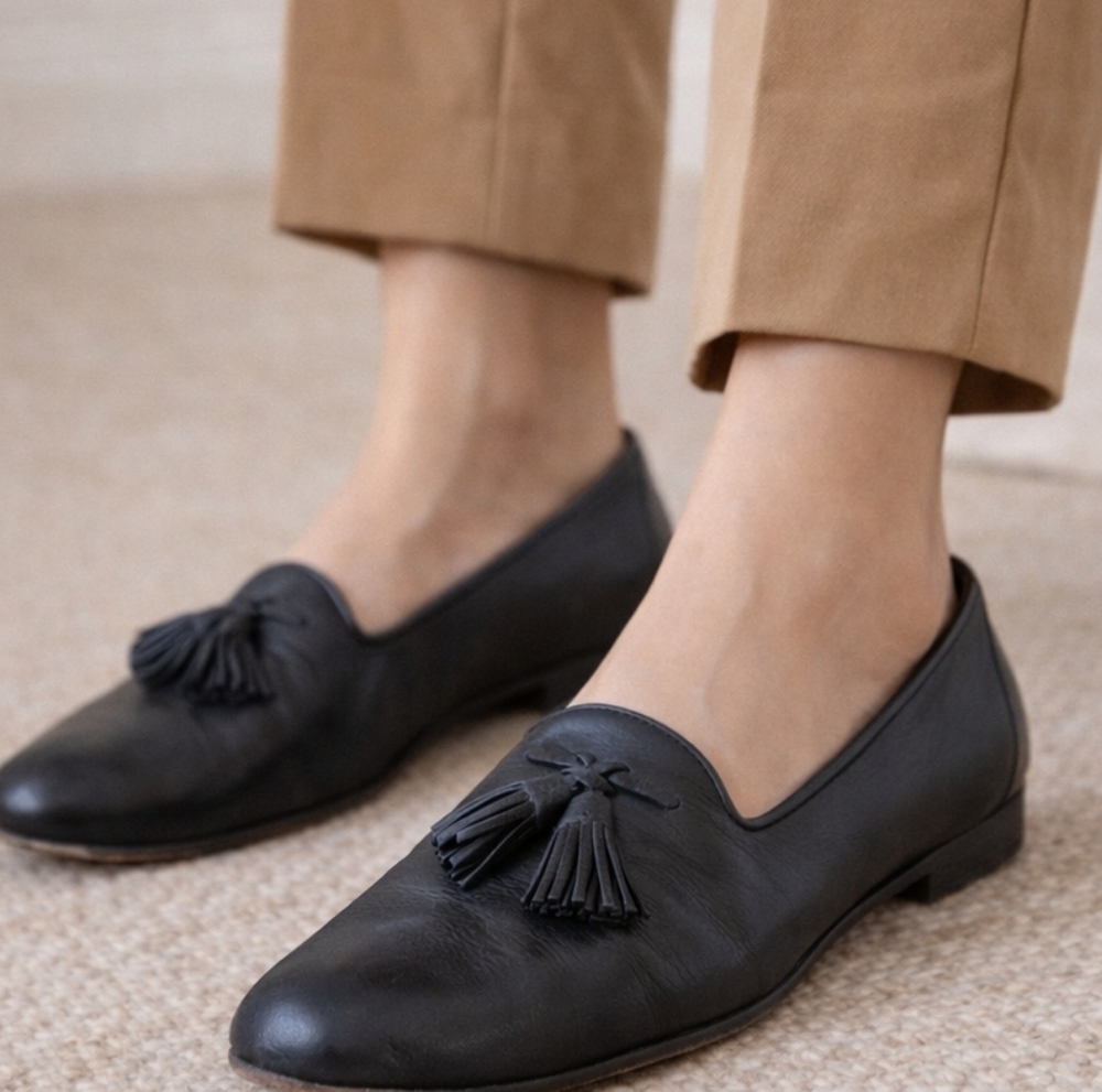 Cole Haan Black Leather Tassel Loafers Classic Minimalist Flats Size 9 AAA
